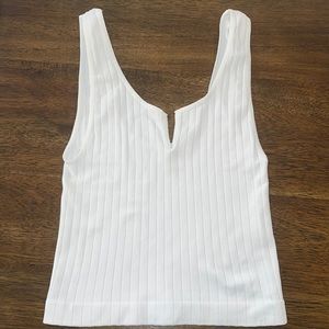Brand new crop top from Buckle. Never worn, just too small on me